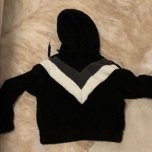 Super fuzzy cropped sweatshirt